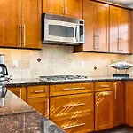Perfect 5 Star - Chelsea Harbor House